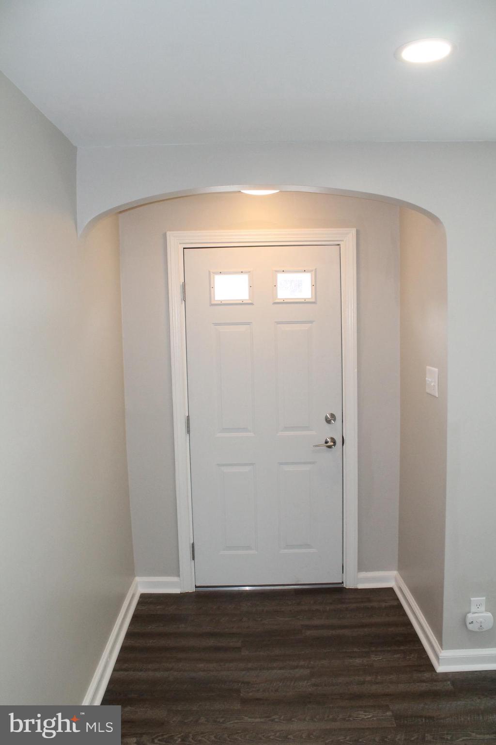 343 Hampden Road Upper Darby, PA 19082 - Photo 5 of 17