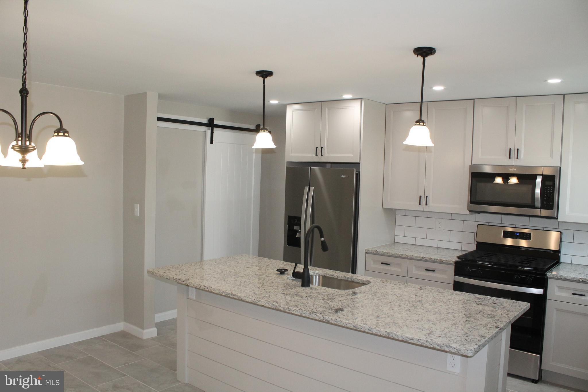 343 Hampden Road Upper Darby, PA 19082 - Photo 8 of 17
