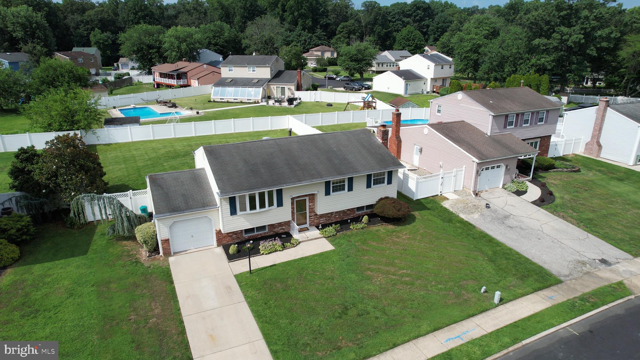 95 Lincoln Drive Clementon, NJ 08021 - Photo 5 of 47 a view of a house with a big yard
