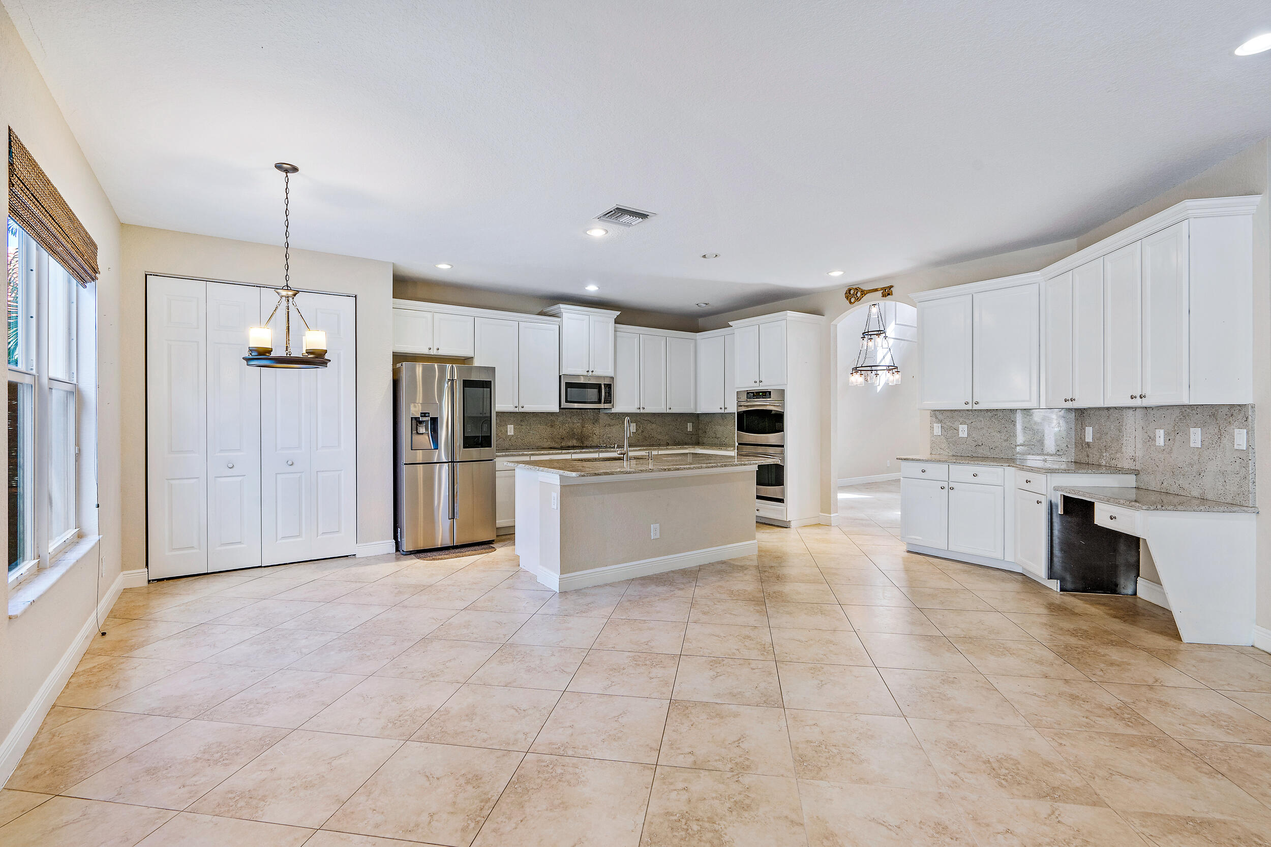 111 Manor Circle Jupiter, FL 33458 - Photo 18 of 48 111 Manor Cir MLS-35