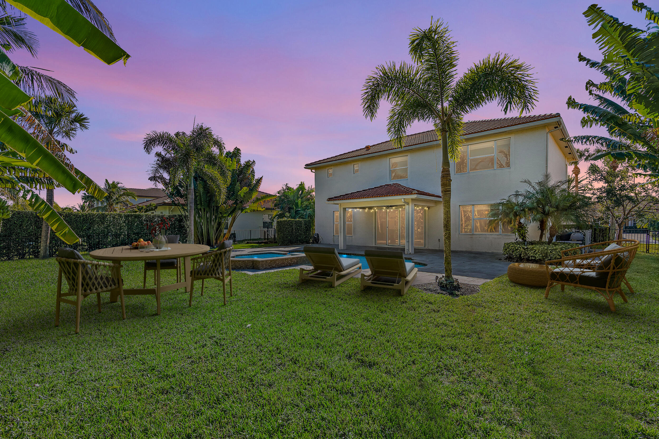 111 Manor Circle Jupiter, FL 33458 - Photo 2 of 48 a2def6719d68e83f7313cd46360e7ce2593919b8