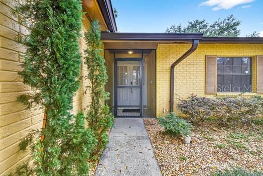 4601 Huntsman Court Tampa, FL 33624 - Photo 3 of 45