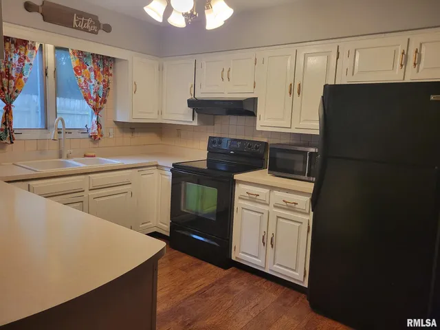 $220,000 | 1415 East Sycamore Street, Canton, IL 61520