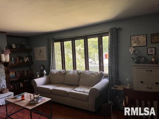 $220,000 | 1415 East Sycamore Street, Canton, IL 61520