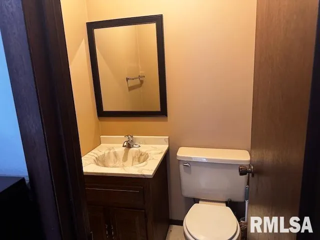 $220,000 | 1415 East Sycamore Street, Canton, IL 61520