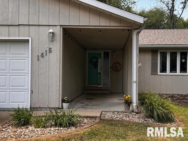 $220,000 | 1415 East Sycamore Street, Canton, IL 61520