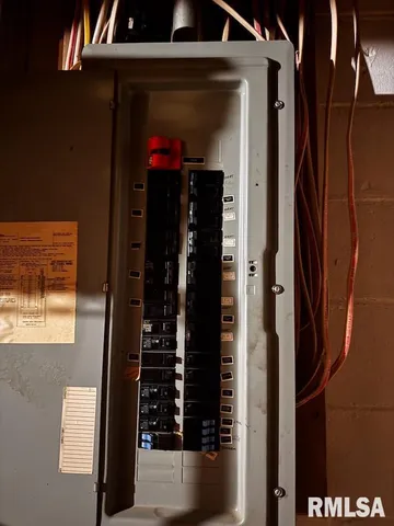 $220,000 | 1415 East Sycamore Street, Canton, IL 61520