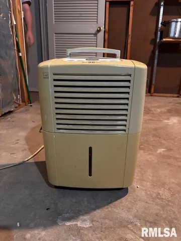 $220,000 | 1415 East Sycamore Street, Canton, IL 61520