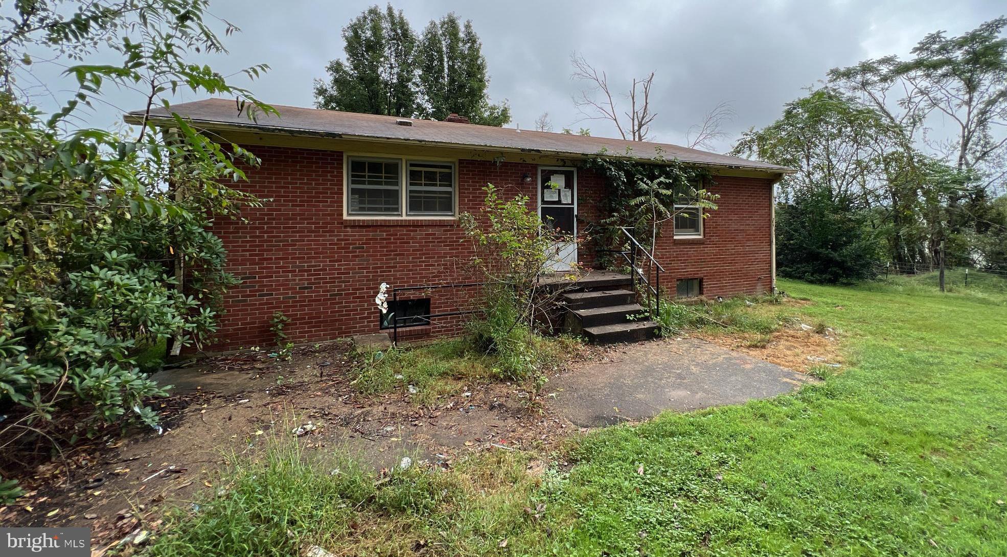 10035 Conde Road Marshall, VA 20115 - Photo 2 of 25