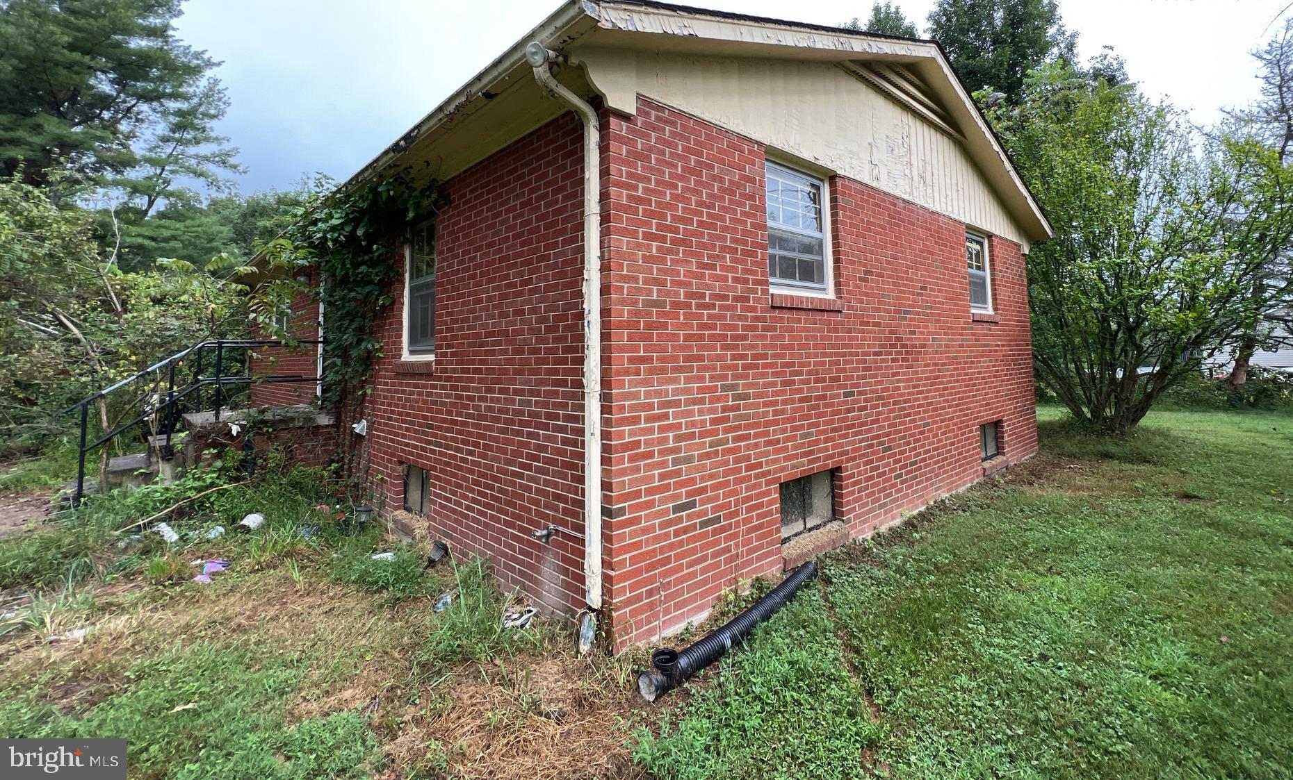 10035 Conde Road Marshall, VA 20115 - Photo 3 of 25