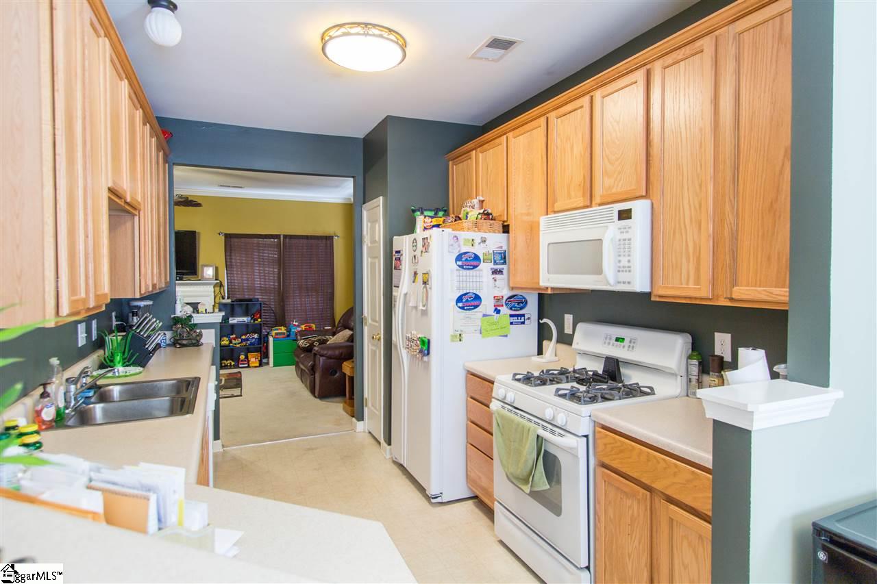 12 Spring Crossing Circle Greer, SC 29650 - Photo 3 of 14