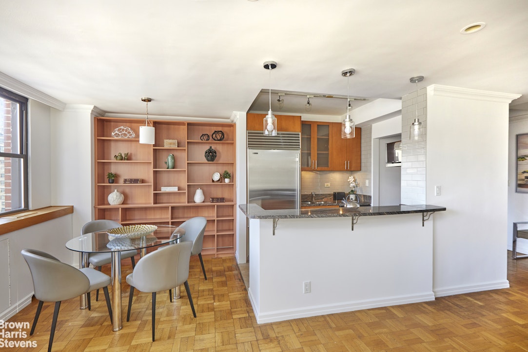 239 East 79th Street, Unit 13L Manhattan, NY 10075 - Photo 2 of 10