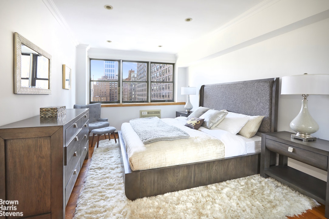 239 East 79th Street, Unit 13L Manhattan, NY 10075 - Photo 4 of 10