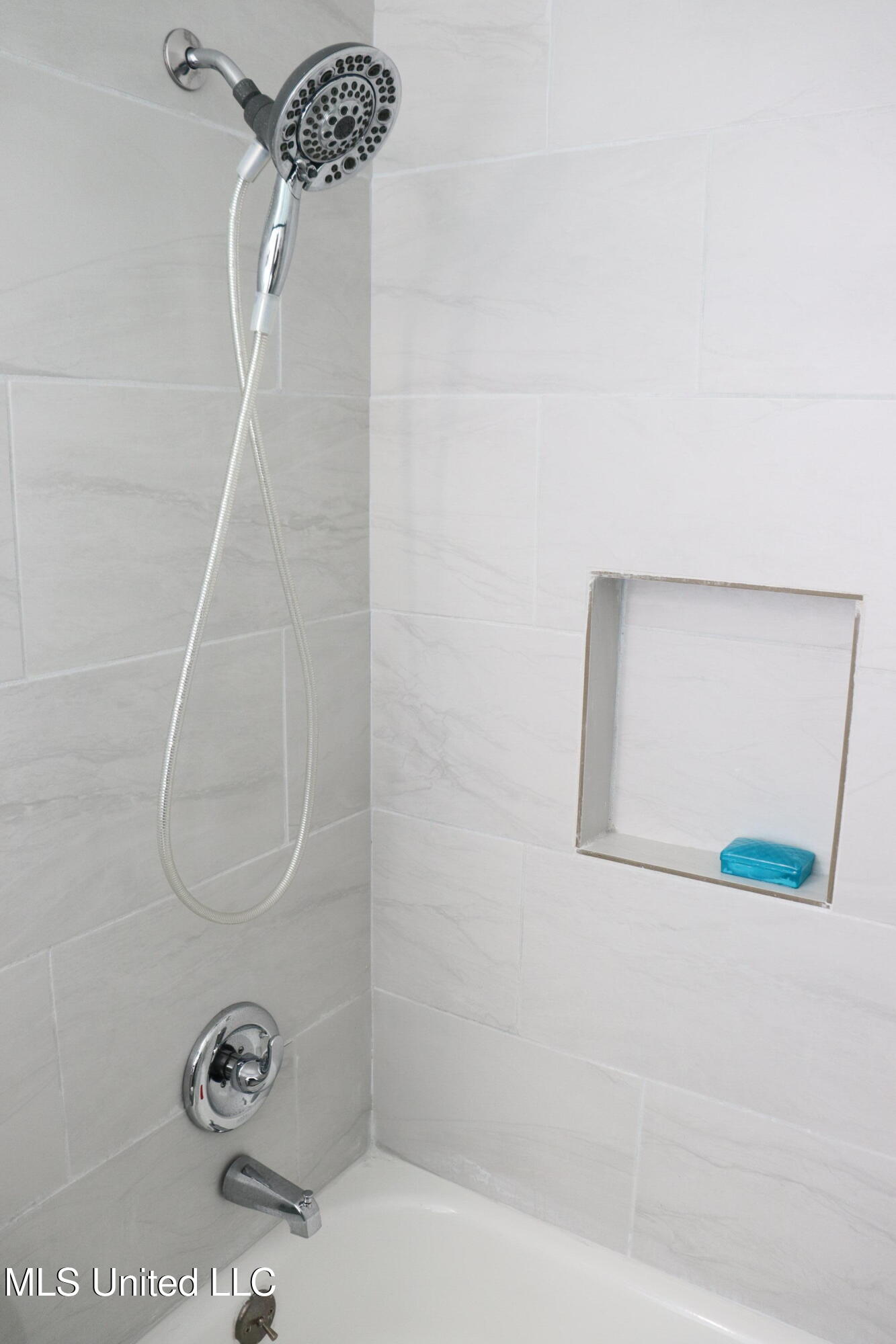 1264 Shell Oil Road Brandon, MS 39042 - Photo 23 of 51 Hall Bathroom