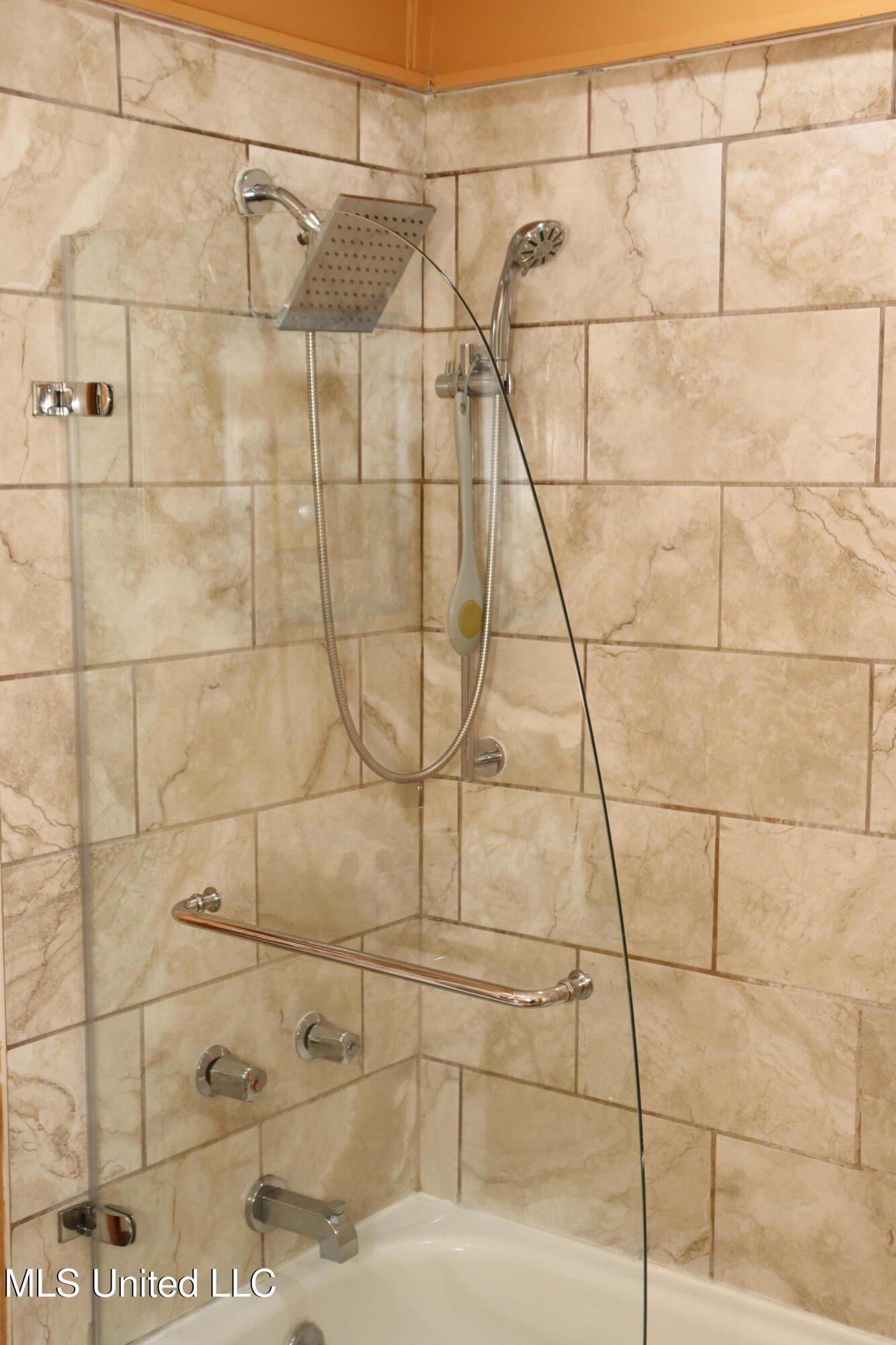 1264 Shell Oil Road Brandon, MS 39042 - Photo 37 of 51 Shower