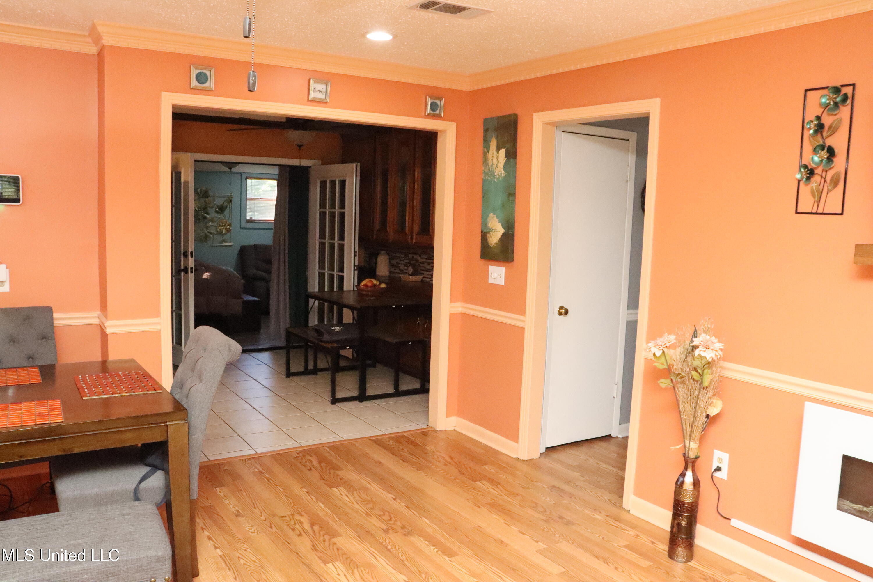 1264 Shell Oil Road Brandon, MS 39042 - Photo 10 of 51 Den/Dining