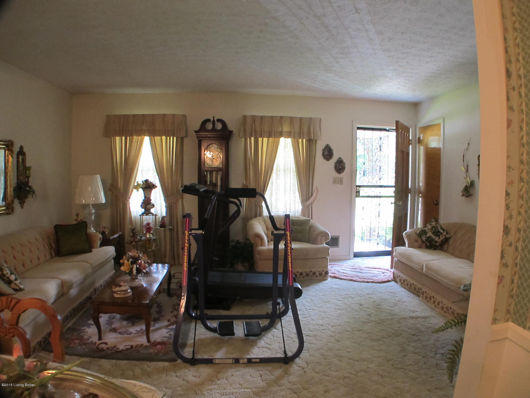 4912 Manslick Road Louisville, KY 40216 - Photo 5 of 7 IMG_6405