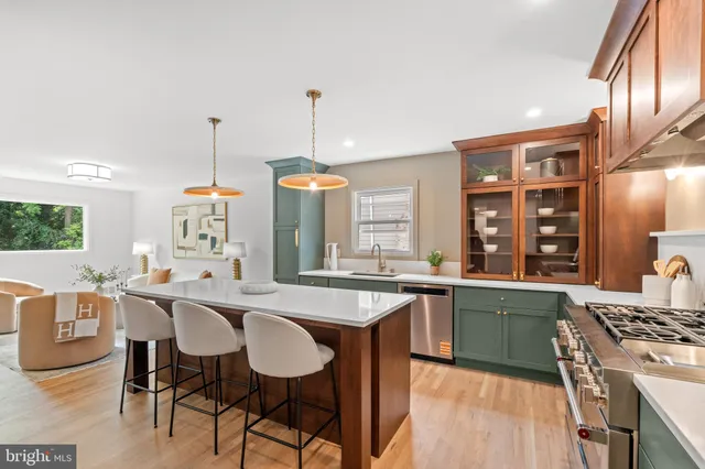 $1,450,000 | 10612 Democracy Lane, Potomac, MD 20854