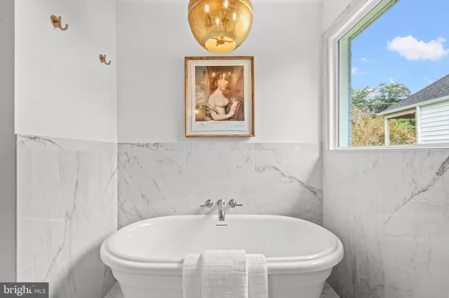 $1,450,000 | 10612 Democracy Lane, Potomac, MD 20854