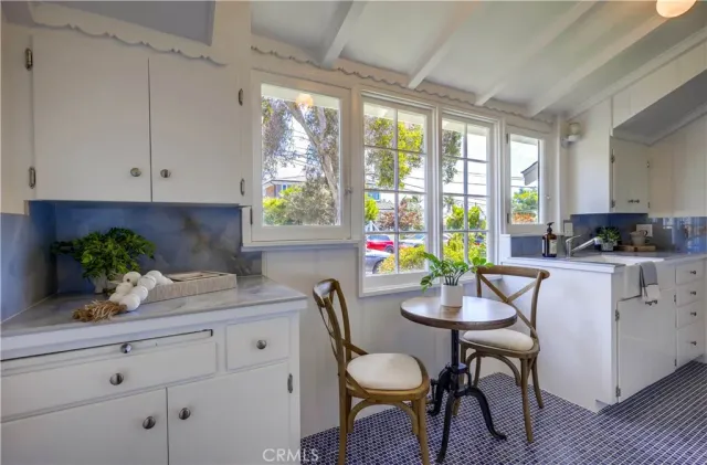 $2,850,000 | 464 Agate Street, Laguna Beach, CA 92651