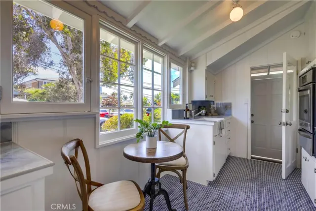 $2,850,000 | 464 Agate Street, Laguna Beach, CA 92651