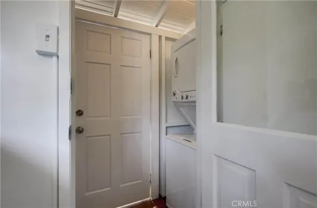 $2,850,000 | 464 Agate Street, Laguna Beach, CA 92651