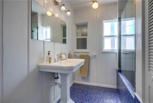 $2,850,000 | 464 Agate Street, Laguna Beach, CA 92651