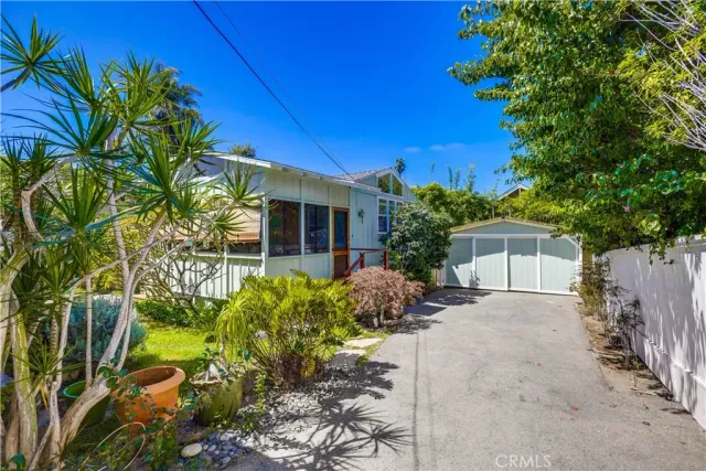 $2,850,000 | 464 Agate Street, Laguna Beach, CA 92651