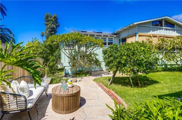 $2,850,000 | 464 Agate Street, Laguna Beach, CA 92651