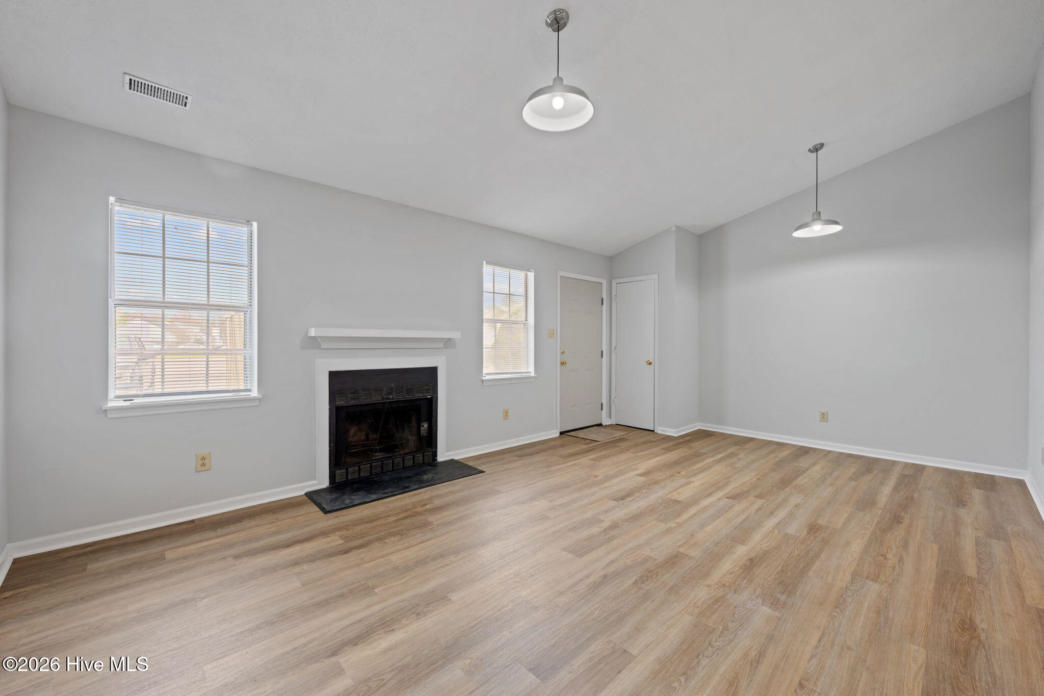 126 Witten Circle, Unit B Havelock, NC 28532 - Photo 10 of 28 8-web-or-mls-DSC_4190