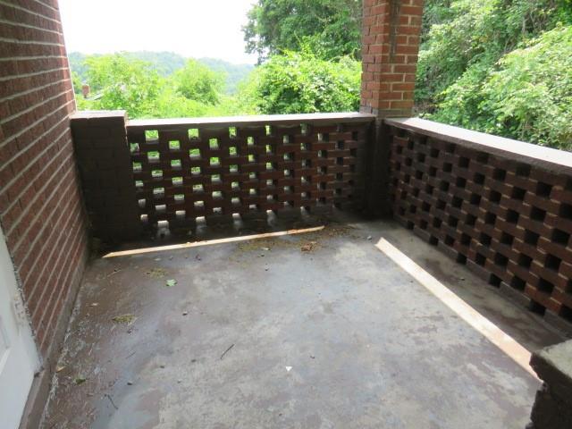 80 Woods Road Pittsburgh, PA 15235 - Photo 20 of 21 a view of a black gate