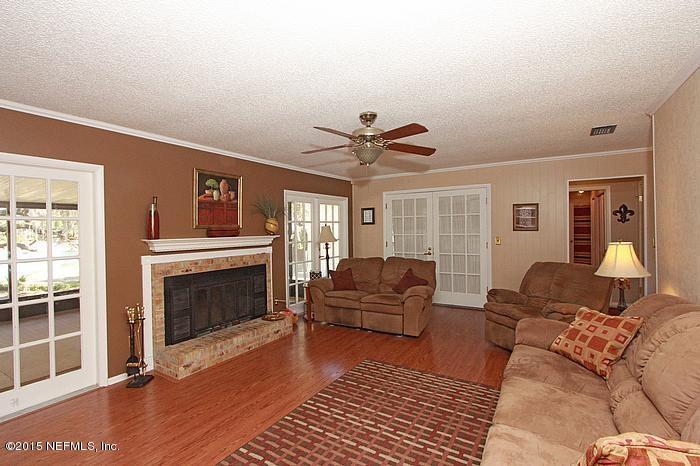 142 Ridge Lake Road Pomona Park, FL 32181 - Photo 5 of 31 living room,2