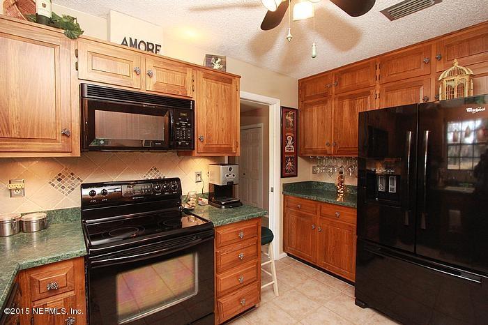 142 Ridge Lake Road Pomona Park, FL 32181 - Photo 9 of 31 kitchen,2