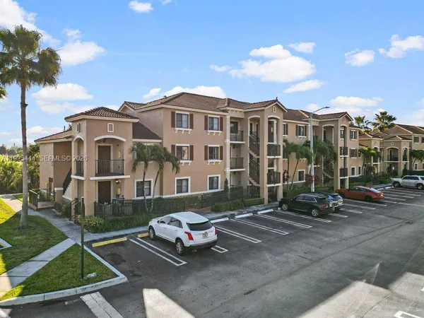 $299,999 | 22441 Southwest 88th Place, Unit 2025, Cutler Bay, FL 33190