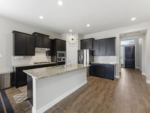 $560,000 | 1044 Pitch Pine Street, Hickory Creek, TX 75065