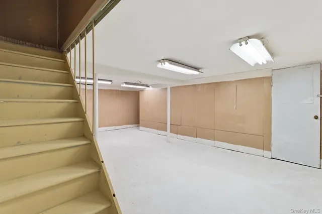 $749,900 | 11 Val Court, Holbrook, NY 11741