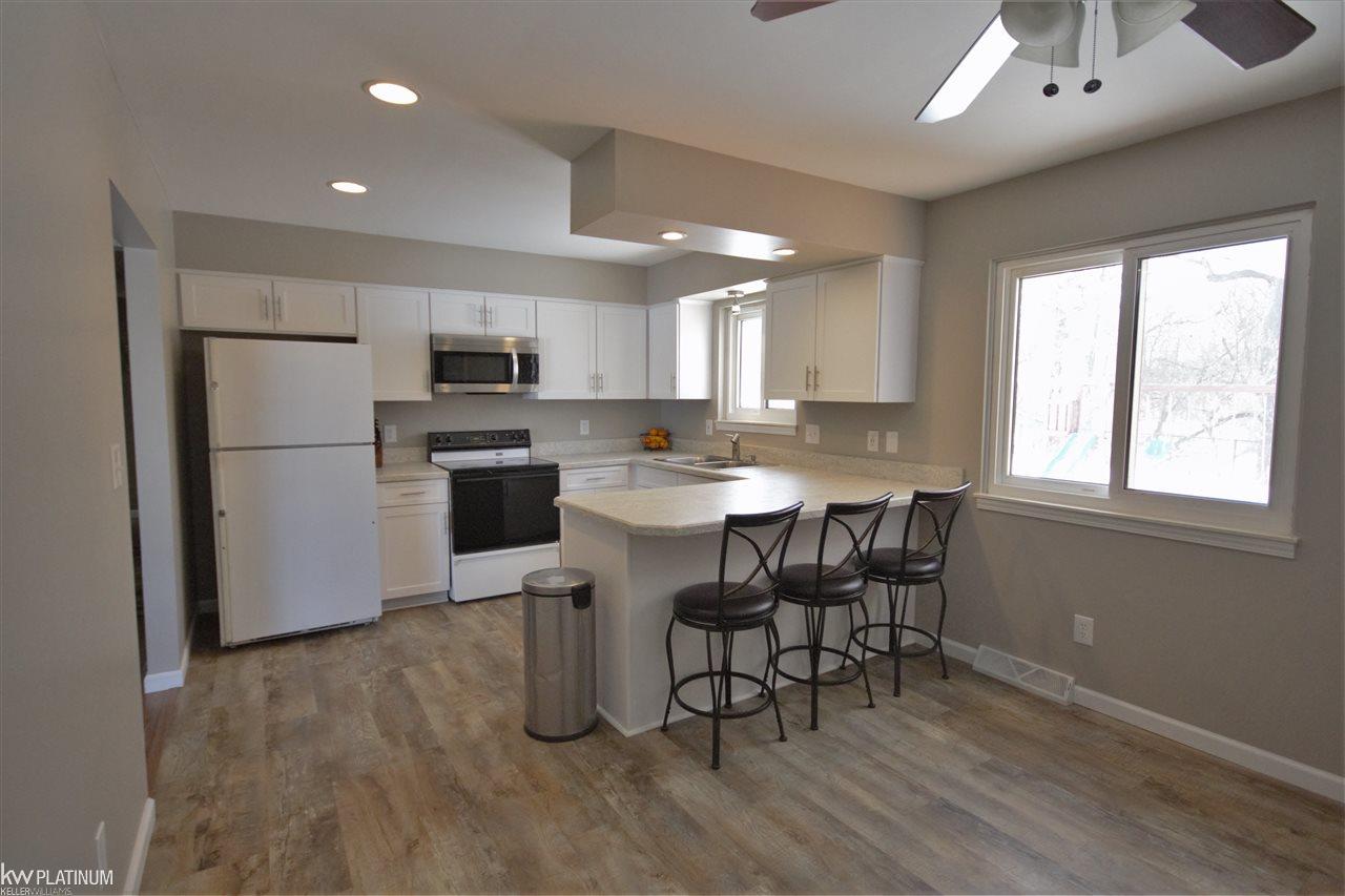 77115 Memphis Ridge Road Richmond, MI 48062 - Photo 8 of 37 31340511-8.JPG