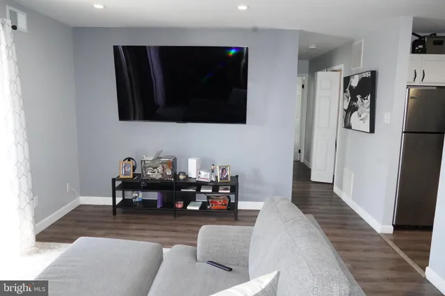 $2,400 | 704 The Woods, Cherry Hill, NJ 08003