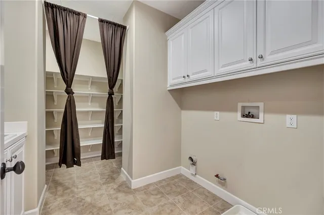 a view of walk in closet