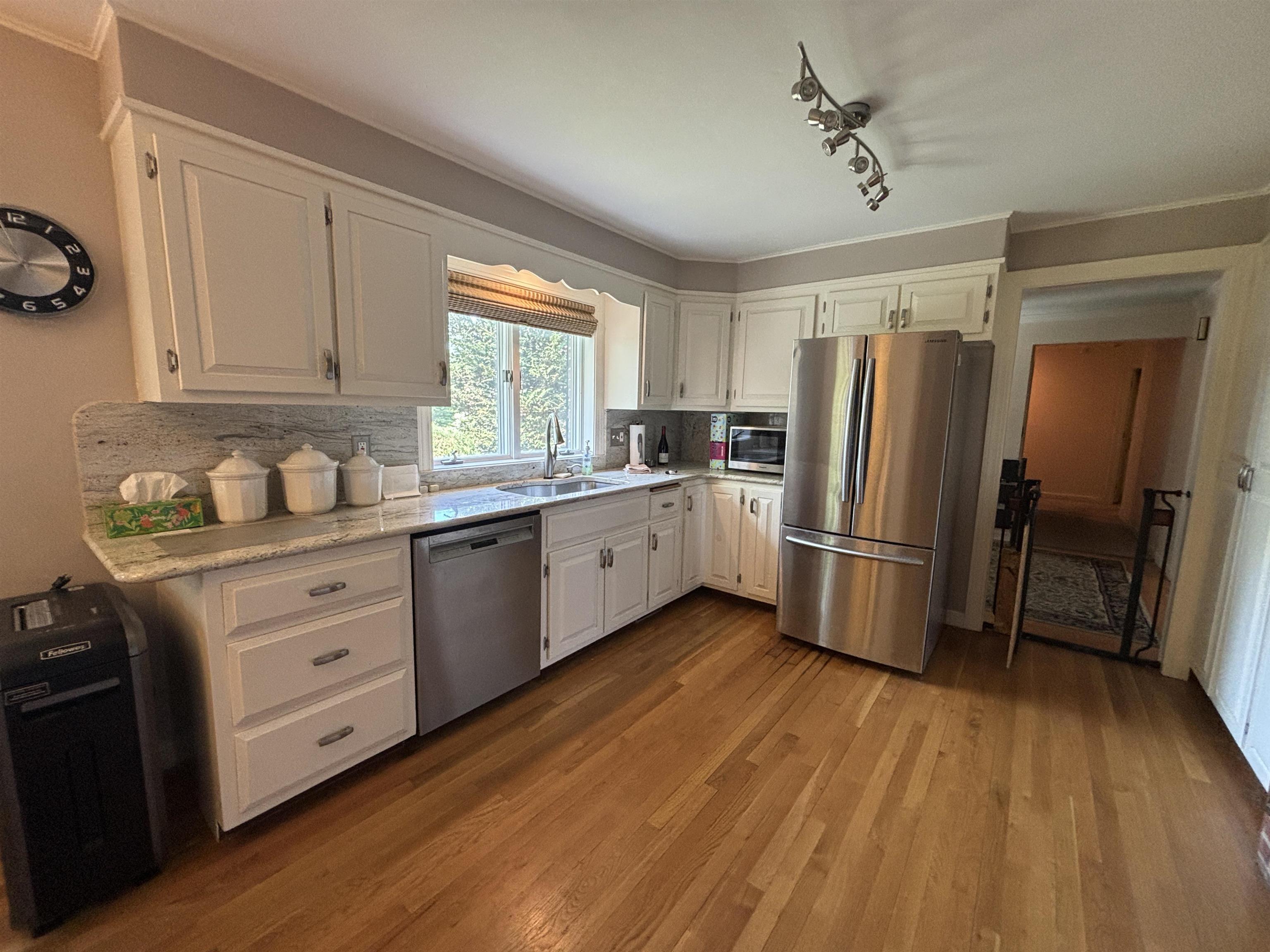 439 Exeter Road Hampton, NH 03842 - Photo 4 of 39