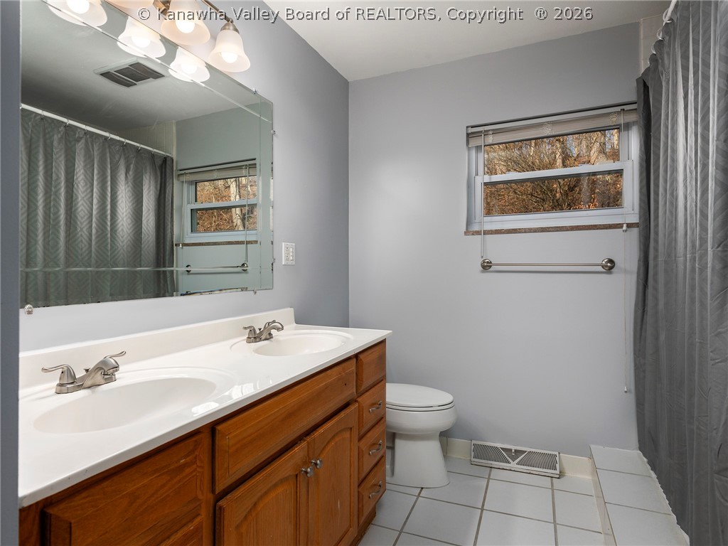 2646 Bills Creek Road Winfield, WV 25213 - Photo 14 of 17 Gallery Image 14