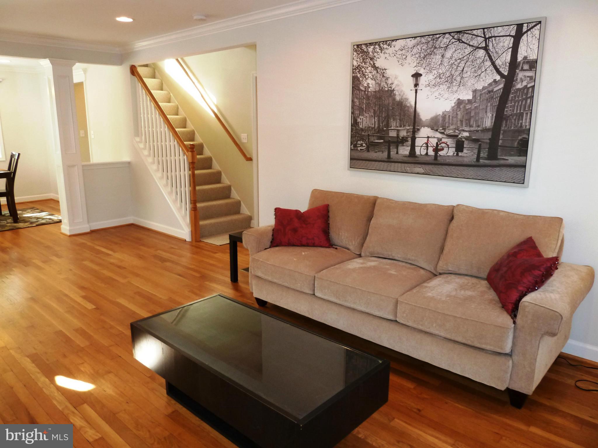 2207 Dexter Avenue Silver Spring, MD 20902 - Photo 2 of 23 Living Room