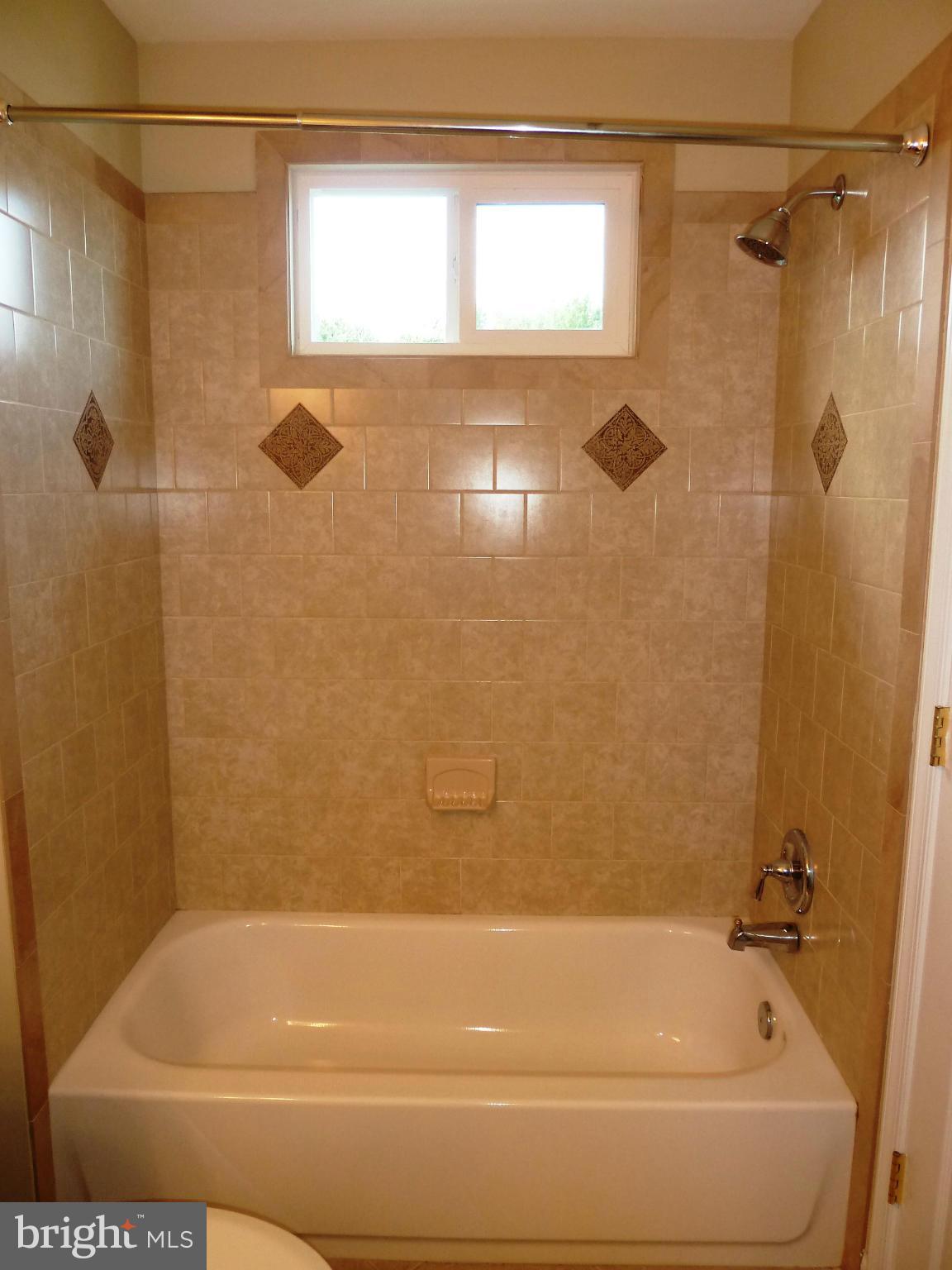 2207 Dexter Avenue Silver Spring, MD 20902 - Photo 14 of 23 2nd level full bathroom