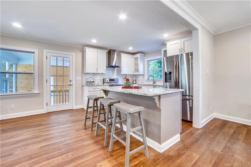3555 Woodleaf Road Charlotte, NC 28205 - Photo 11 of 33