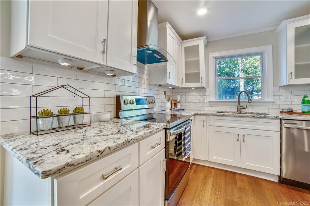 3555 Woodleaf Road Charlotte, NC 28205 - Photo 12 of 33