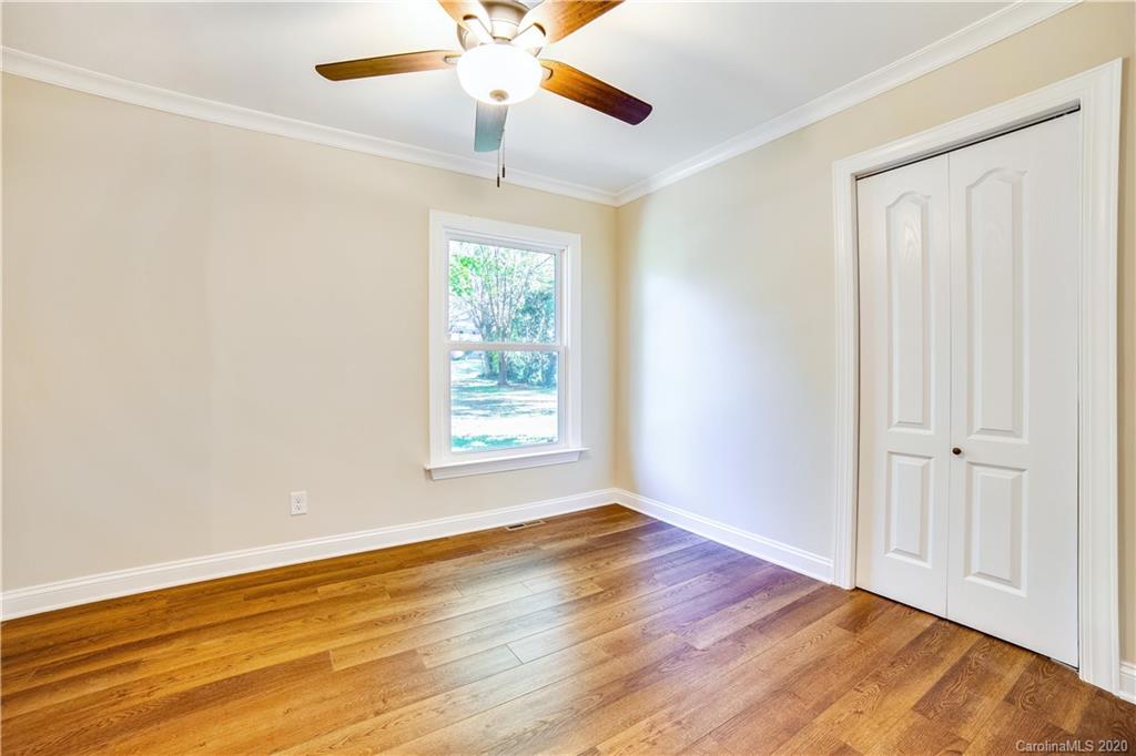 3555 Woodleaf Road Charlotte, NC 28205 - Photo 28 of 33