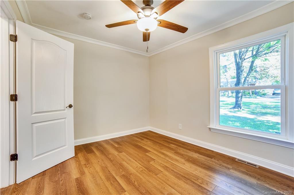 3555 Woodleaf Road Charlotte, NC 28205 - Photo 29 of 33