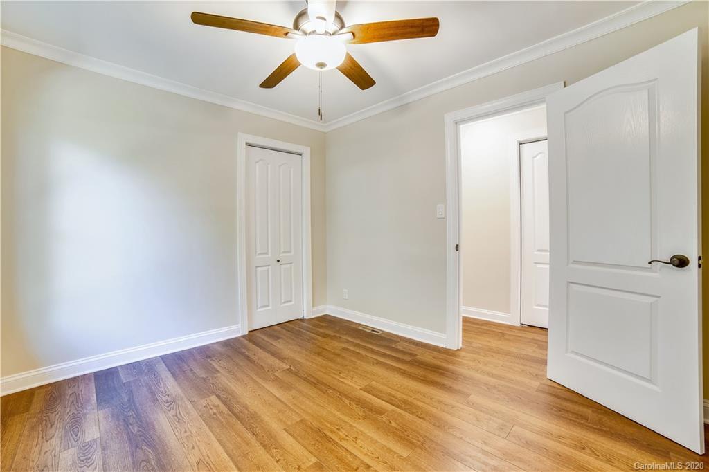3555 Woodleaf Road Charlotte, NC 28205 - Photo 30 of 33