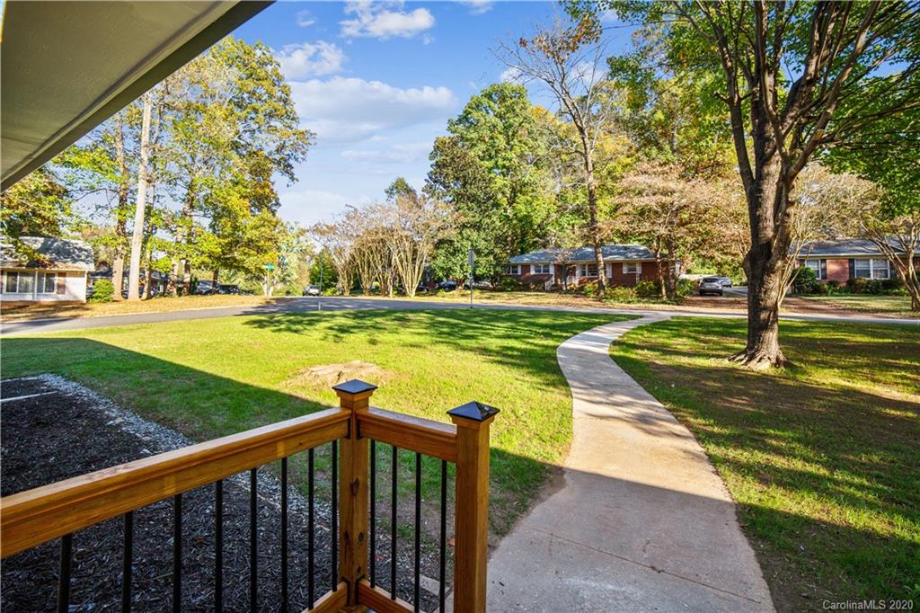 3555 Woodleaf Road Charlotte, NC 28205 - Photo 5 of 33