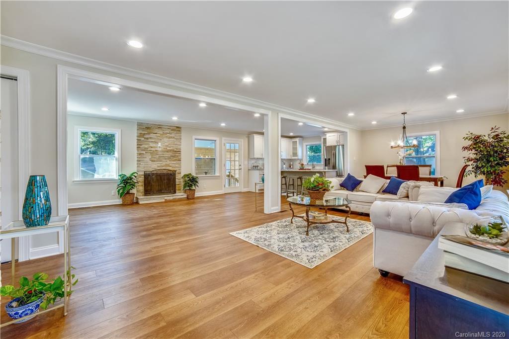 3555 Woodleaf Road Charlotte, NC 28205 - Photo 6 of 33